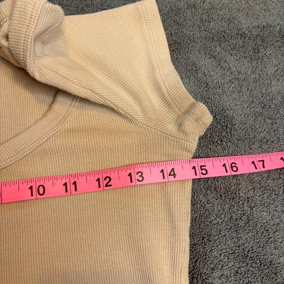 Hollister Must-Have Collection Baby Tee Crop Top Ribbed Nude Size Small #186 - Picture 7 of 7